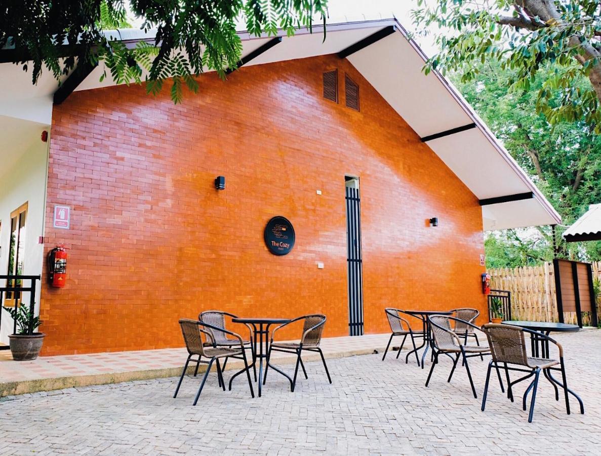 The Cozy Hotel Phetchaburi Buitenkant foto