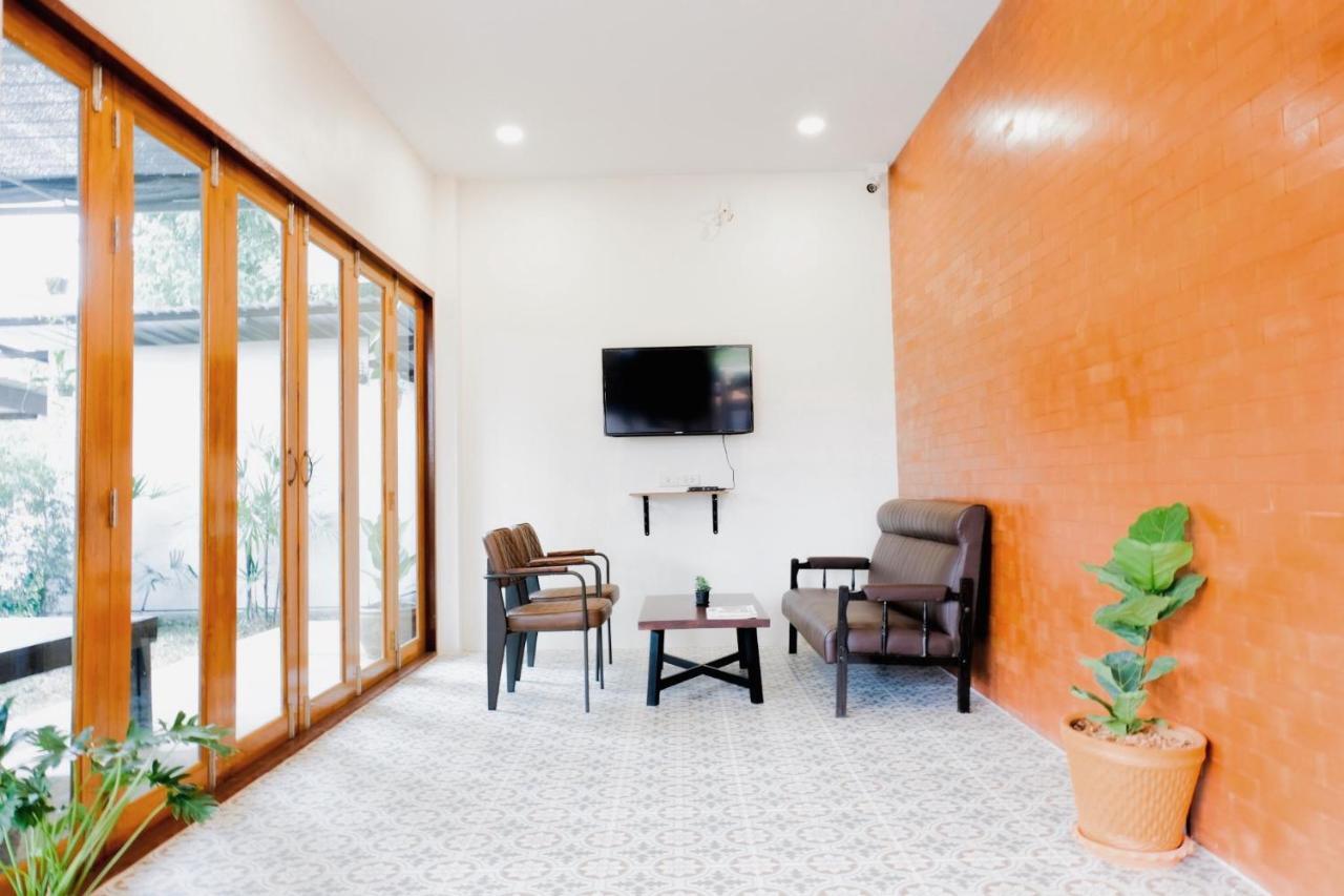 The Cozy Hotel Phetchaburi Buitenkant foto